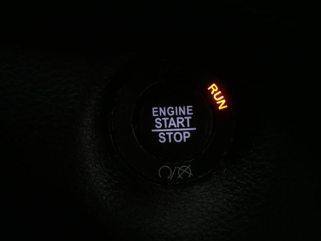 Used 2022 Jeep Cherokee Limited image 24