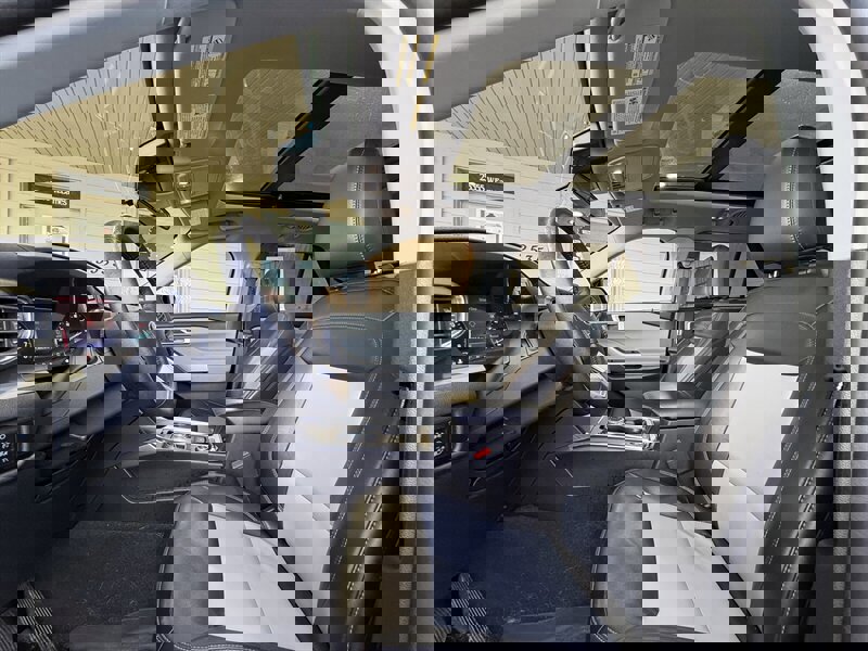 Used 2024 Ford Explorer XLT w/ Equipment Group 202A image 12