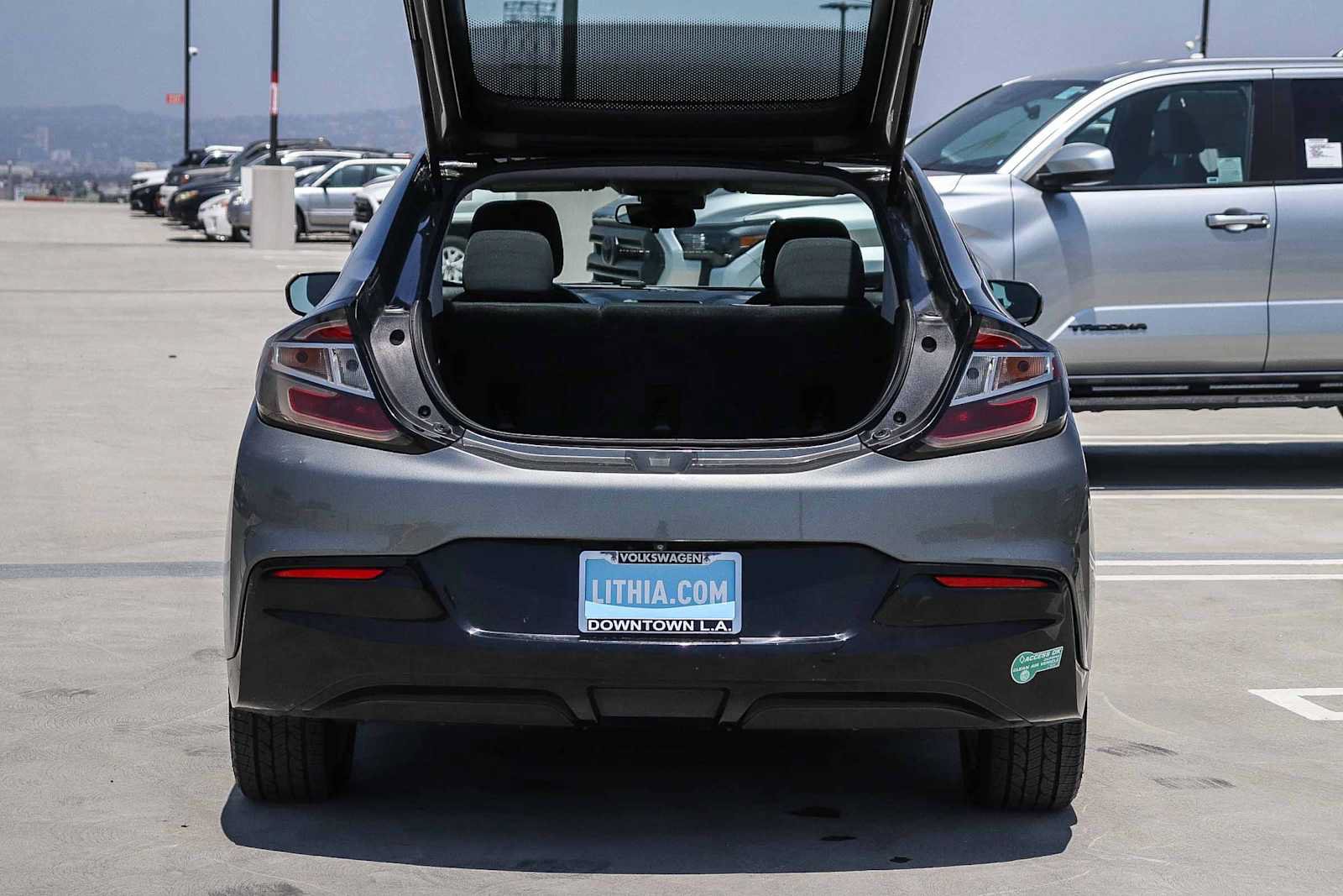 Used 2017 Chevrolet Volt LT FWD image 27