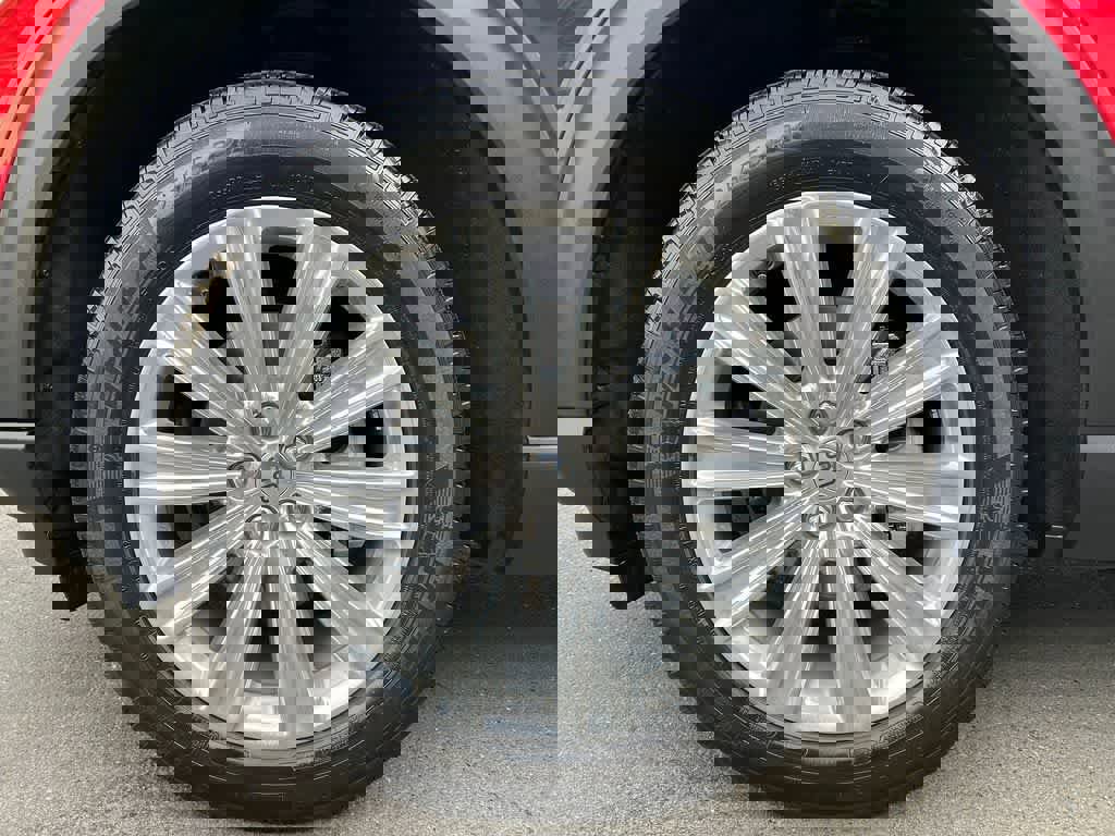 Used 2024 Ford Explorer King Ranch w/ Technology Package AWD/4WD image 8