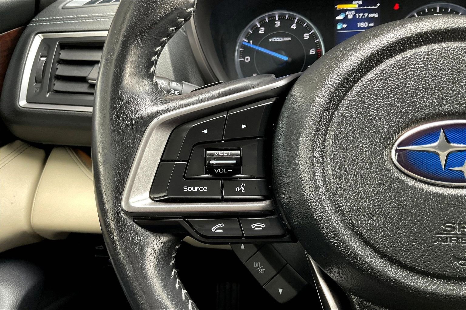 Used 2019 Subaru Ascent Touring w/ Popular Package #2A image 10