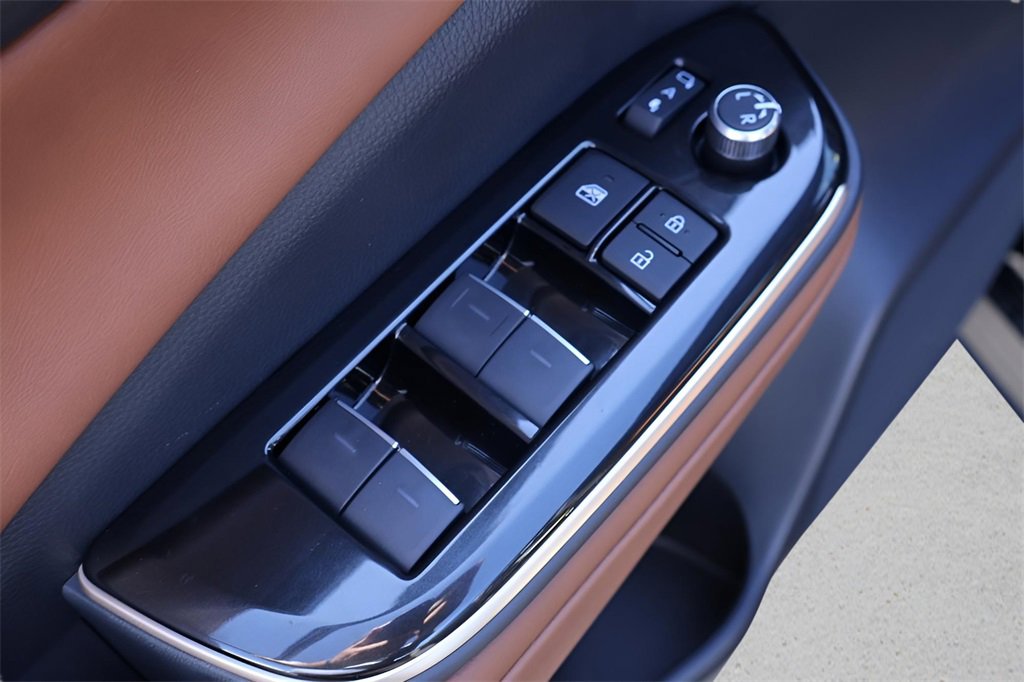 New 2025 Toyota Crown Signia image 20