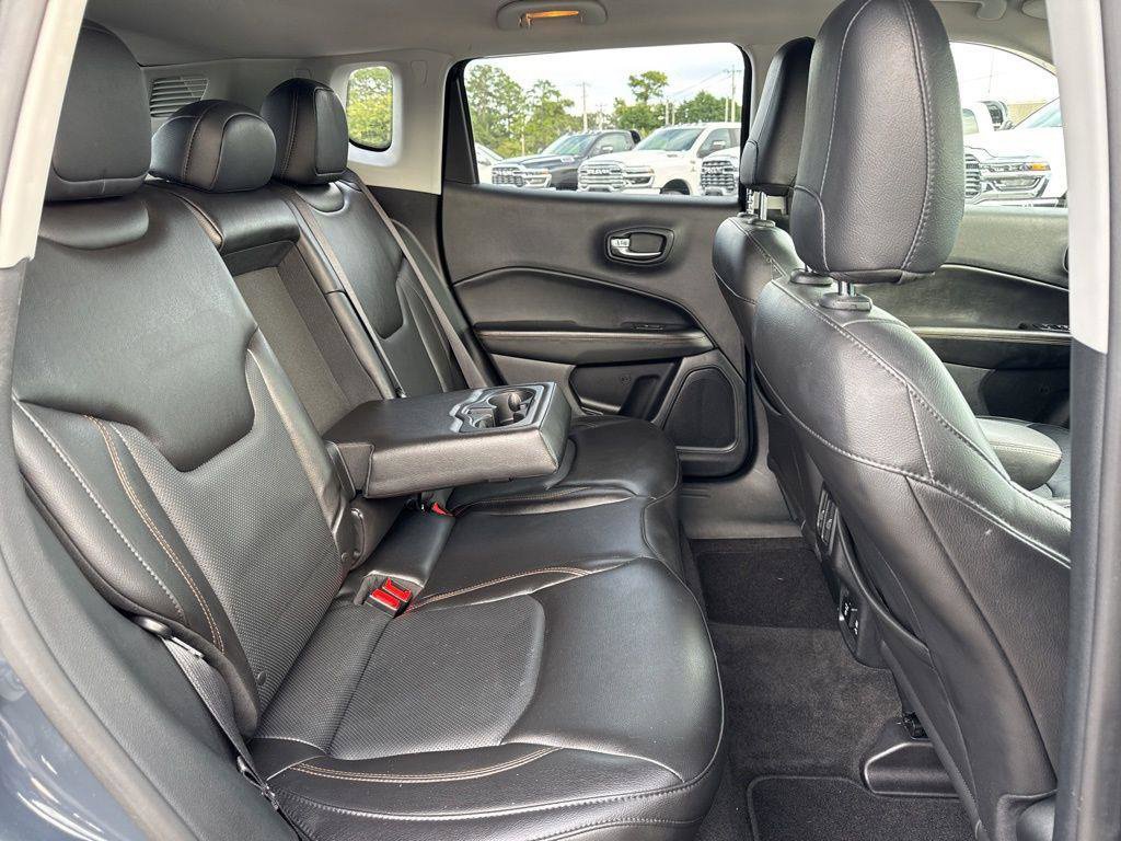 Used 2018 Jeep Compass Limited w/ Navigation Group AWD/4WD image 17
