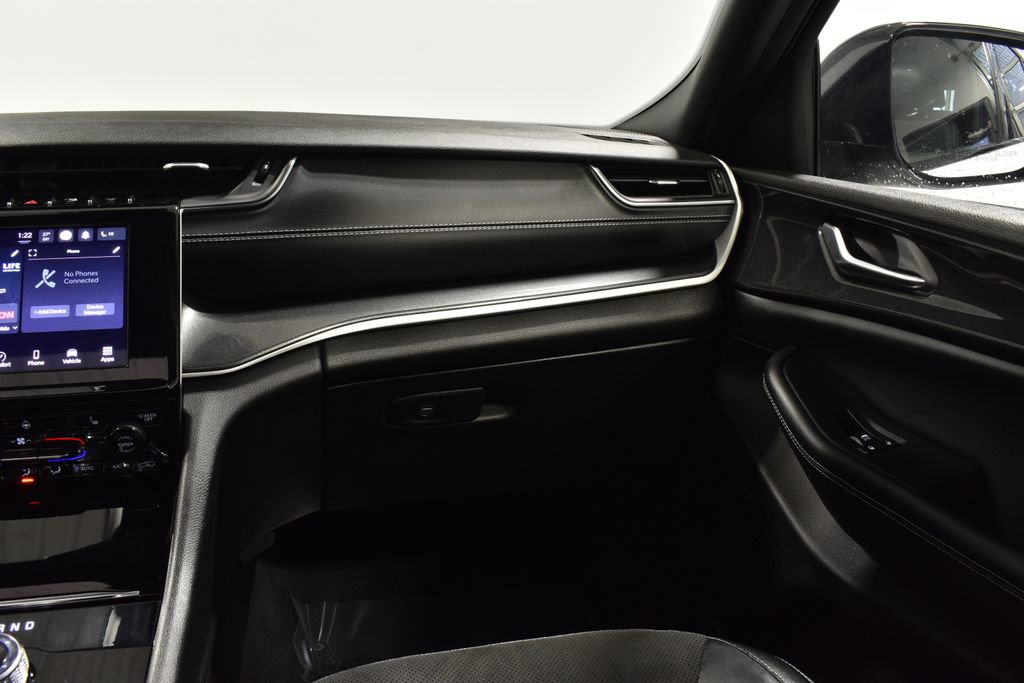 Used 2023 Jeep Grand Cherokee L Laredo image 14