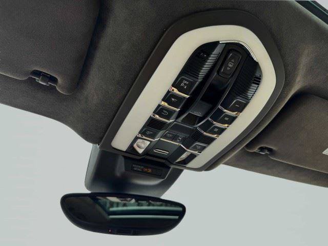 Used 2017 Porsche Macan Turbo AWD/4WD image 35