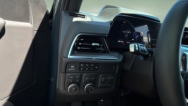 Used 2025 Chevrolet Tahoe Z71 w/ Z71 Off-Road Package AWD/4WD image 20