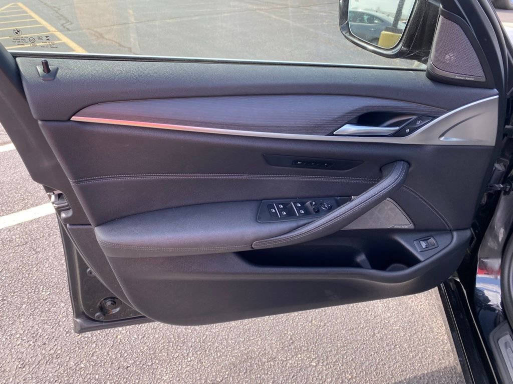 Used 2021 BMW 530i image 11