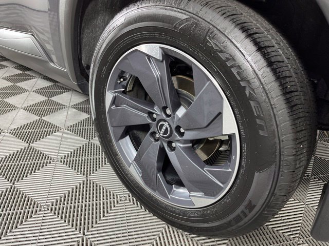 Certified 2026 Nissan Rogue SV FWD image 14