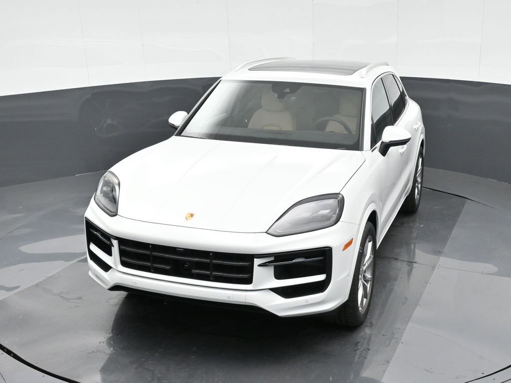 New 2025 Porsche Cayenne image 33