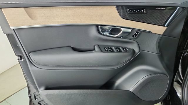 New 2026 Volvo XC90 B6 Plus w/ Protection Package AWD/4WD image 9