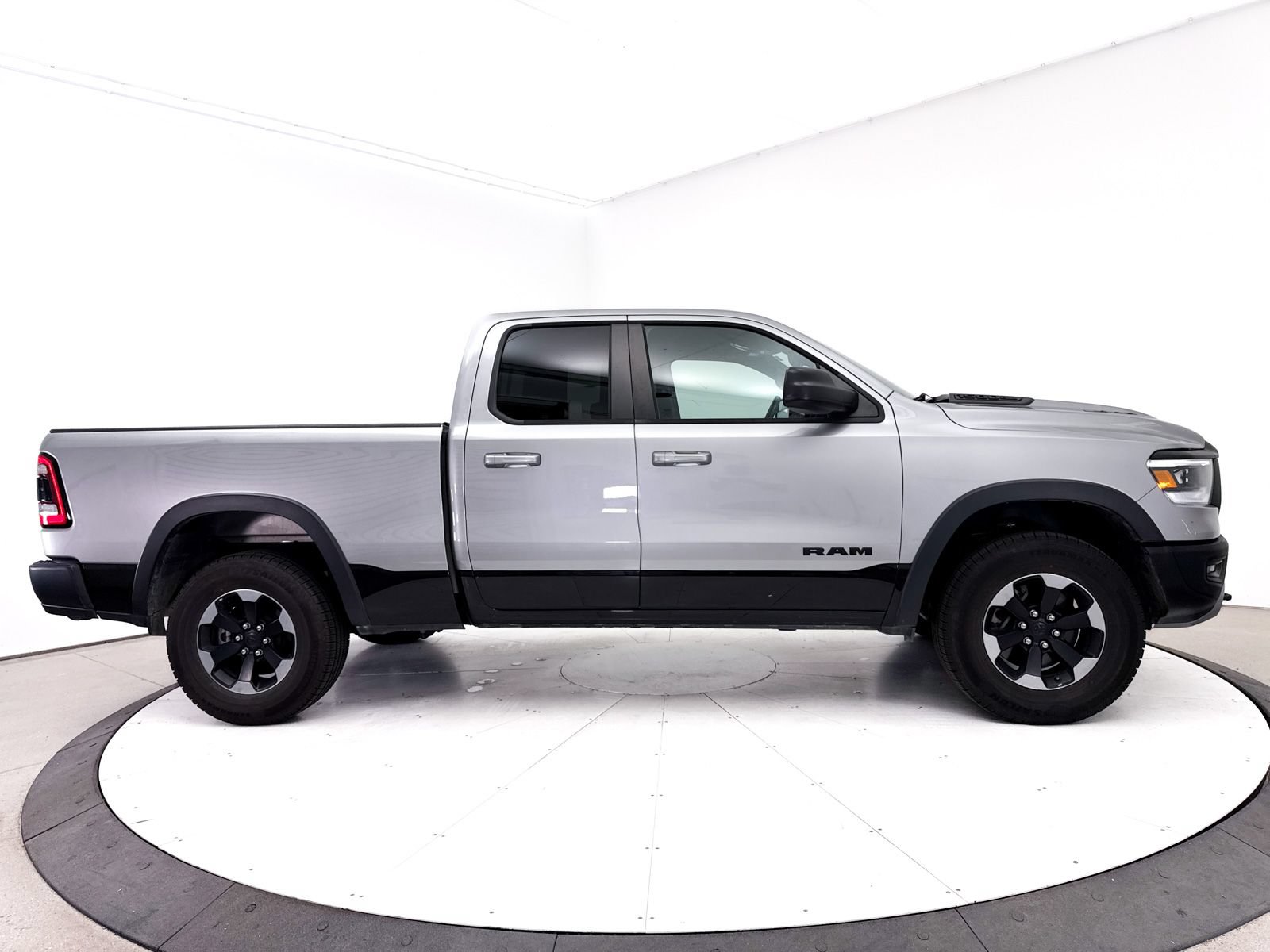 Used 2020 RAM 1500 Rebel AWD/4WD image 33