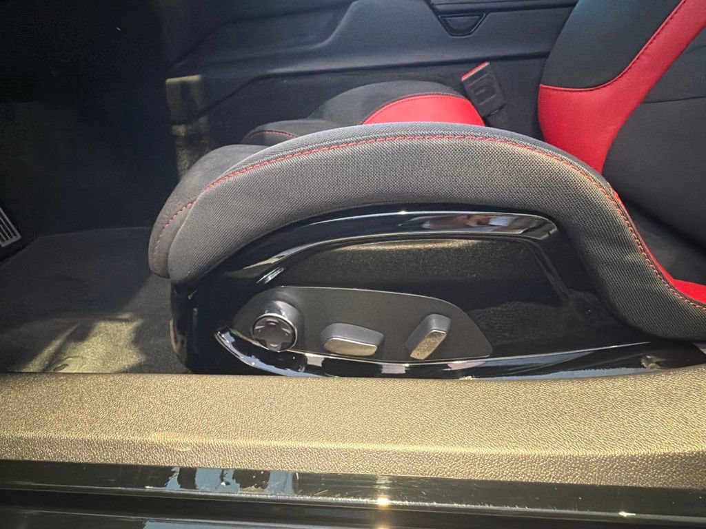 Used 2024 Chevrolet Corvette Z06 RWD image 15