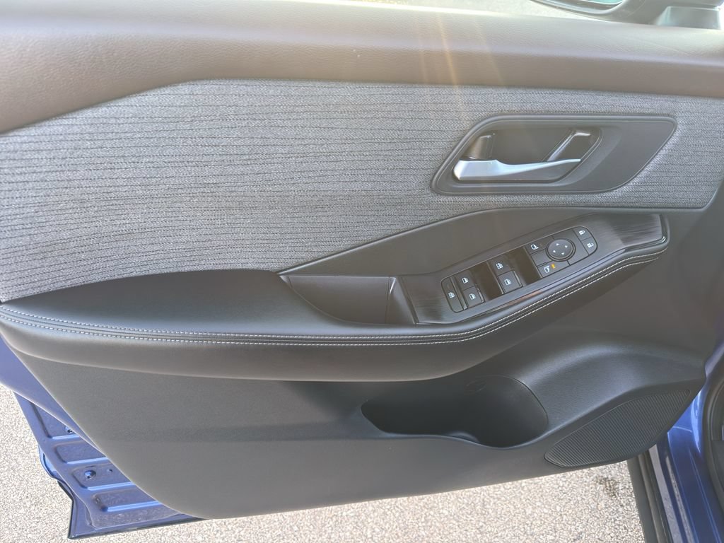 Certified 2023 Nissan Rogue SV AWD/4WD image 13