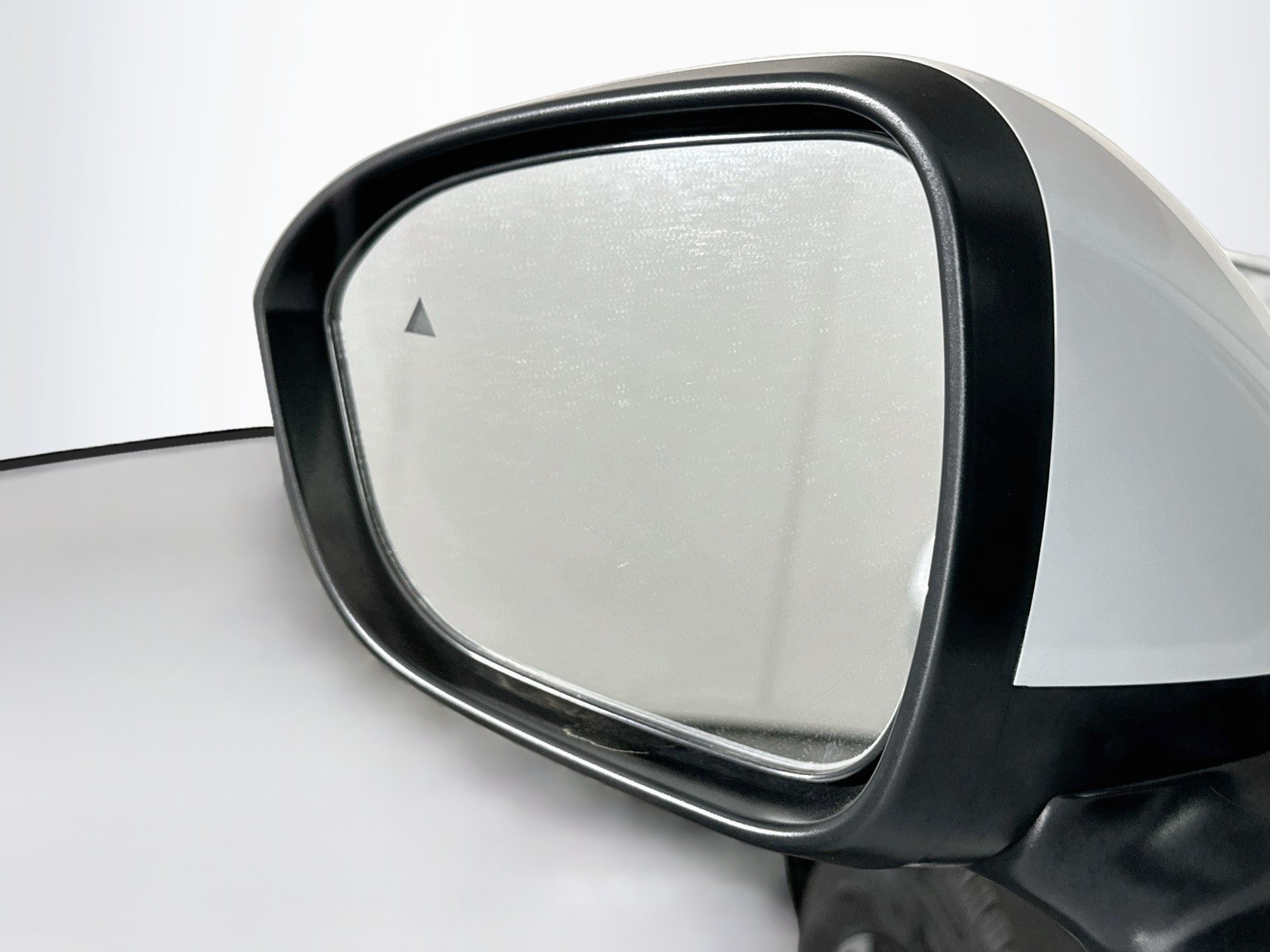 Used 2025 Nissan Kicks SV AWD/4WD image 16