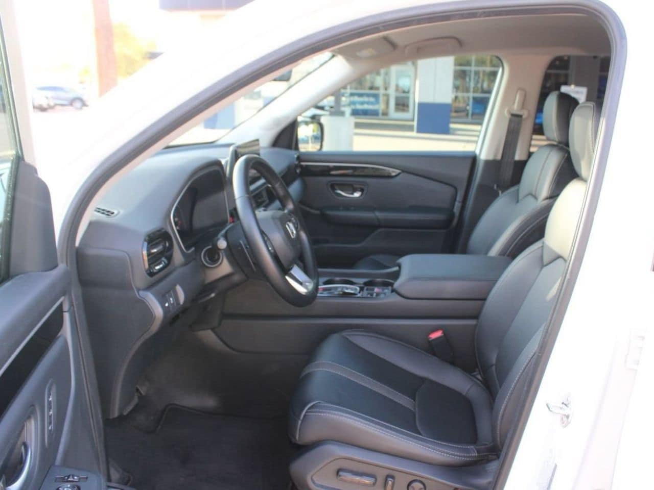 Used 2023 Honda Pilot EX-L image 12