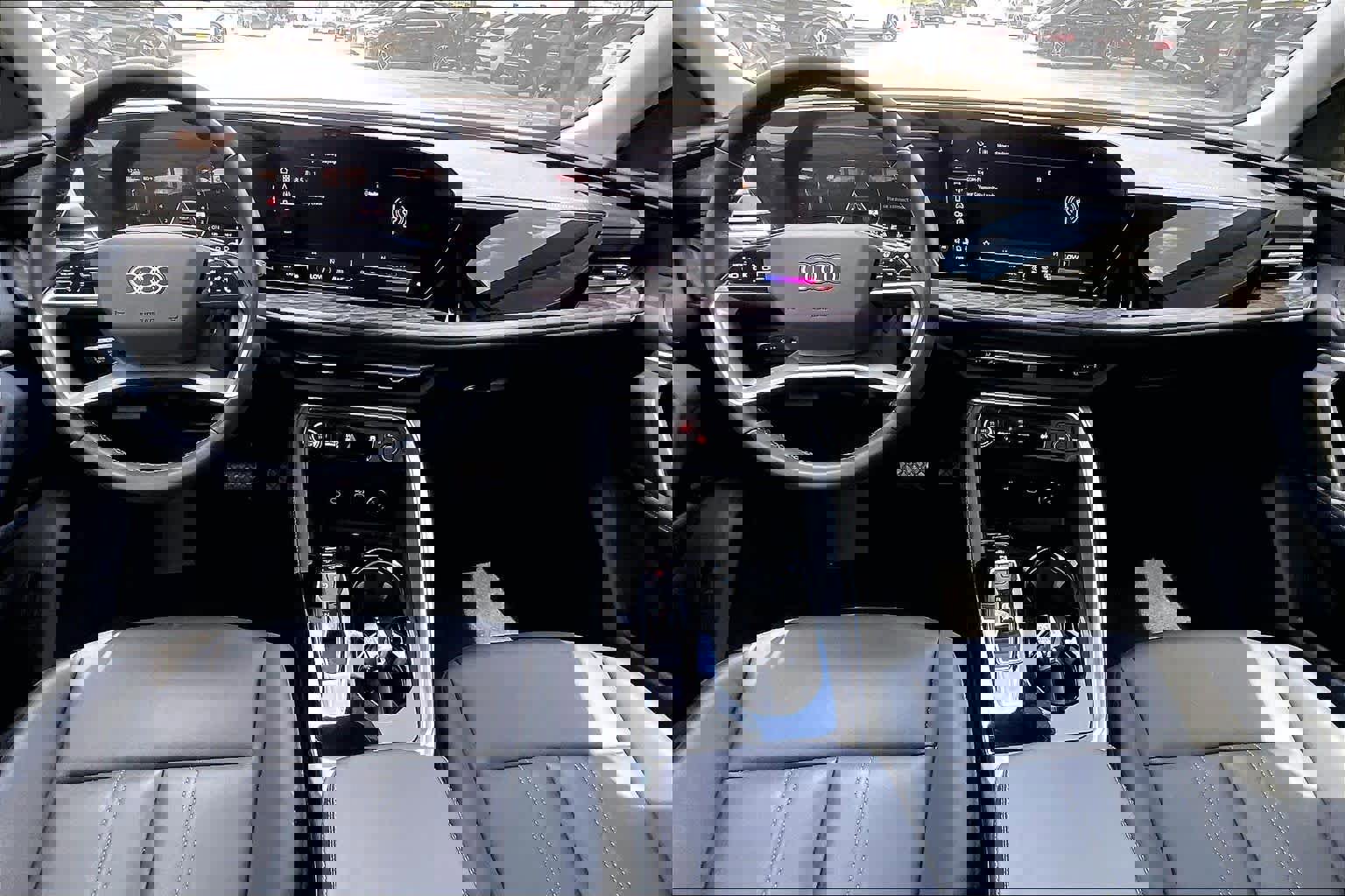 Used 2025 Audi Q5 Premium w/ Convenience Package image 15