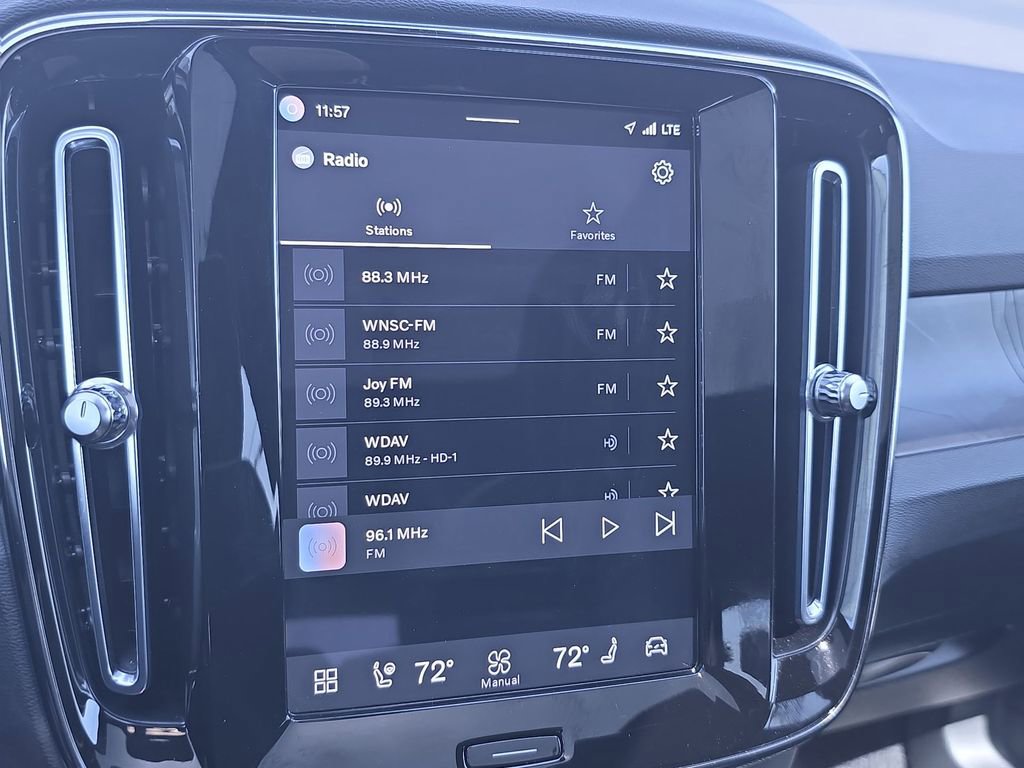 Used 2023 Volvo C40 P8 Recharge Ultimate image 22