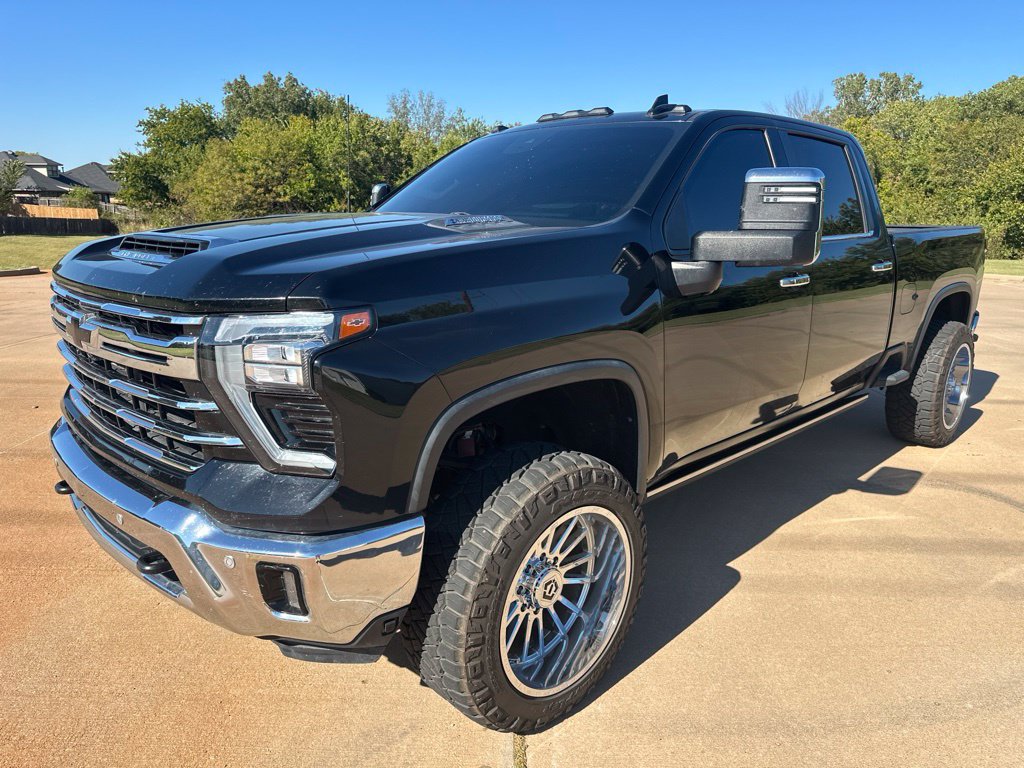 Used 2024 Chevrolet Silverado 2500 LTZ w/ LTZ Premium Package AWD/4WD image 9