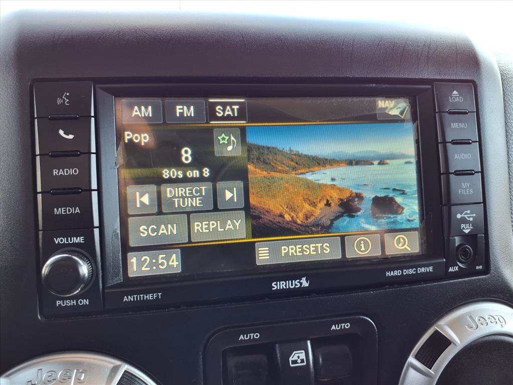 Used 2015 Jeep Wrangler Unlimited Sahara w/ Connectivity Group image 5