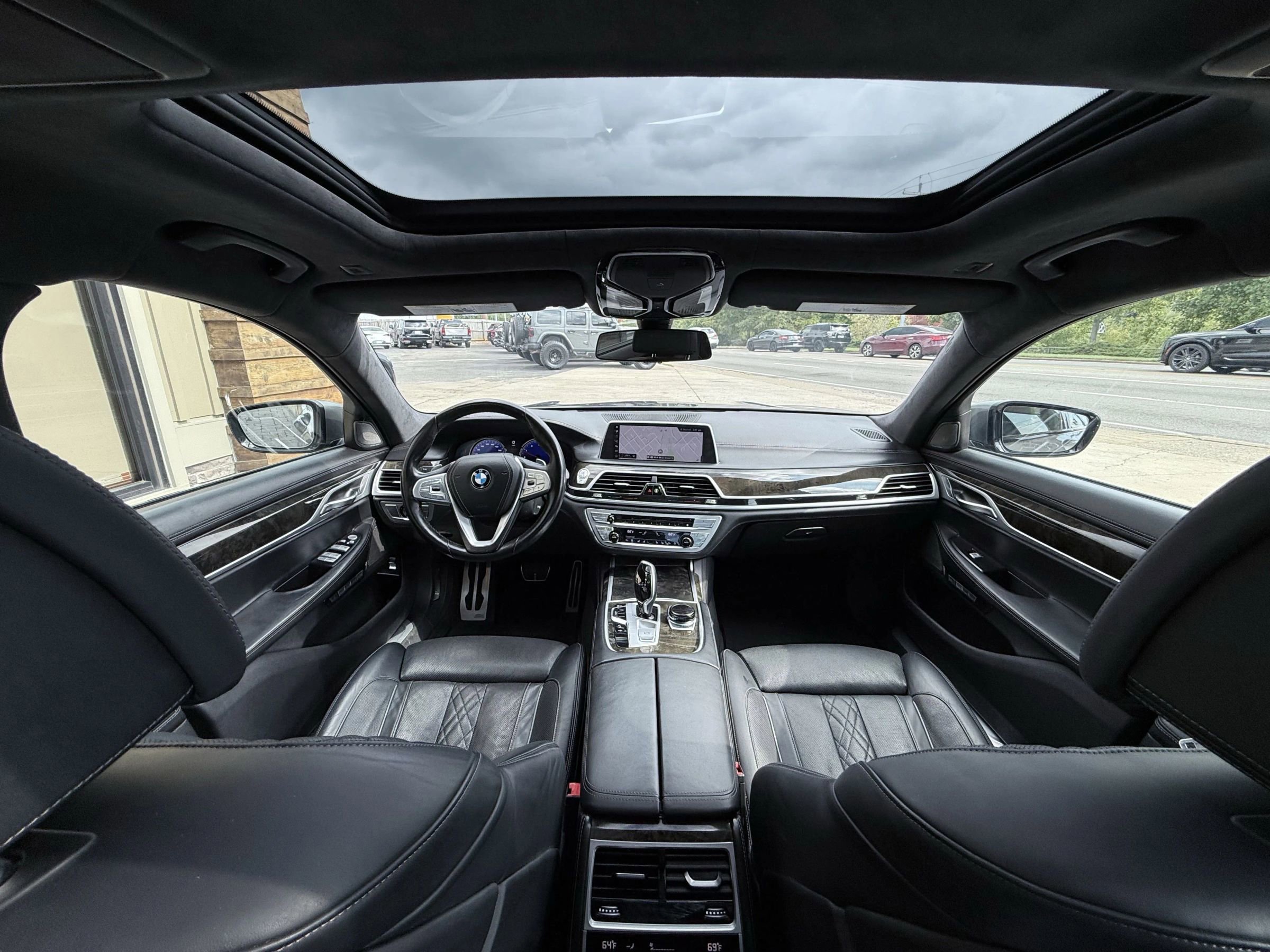 Used 2018 BMW 750i xDrive image 12
