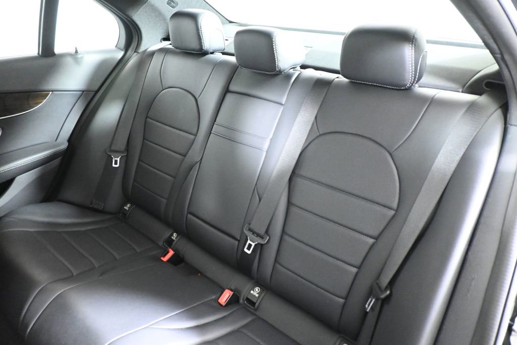 Used 2019 Mercedes-Benz C 300 4MATIC Sedan image 4