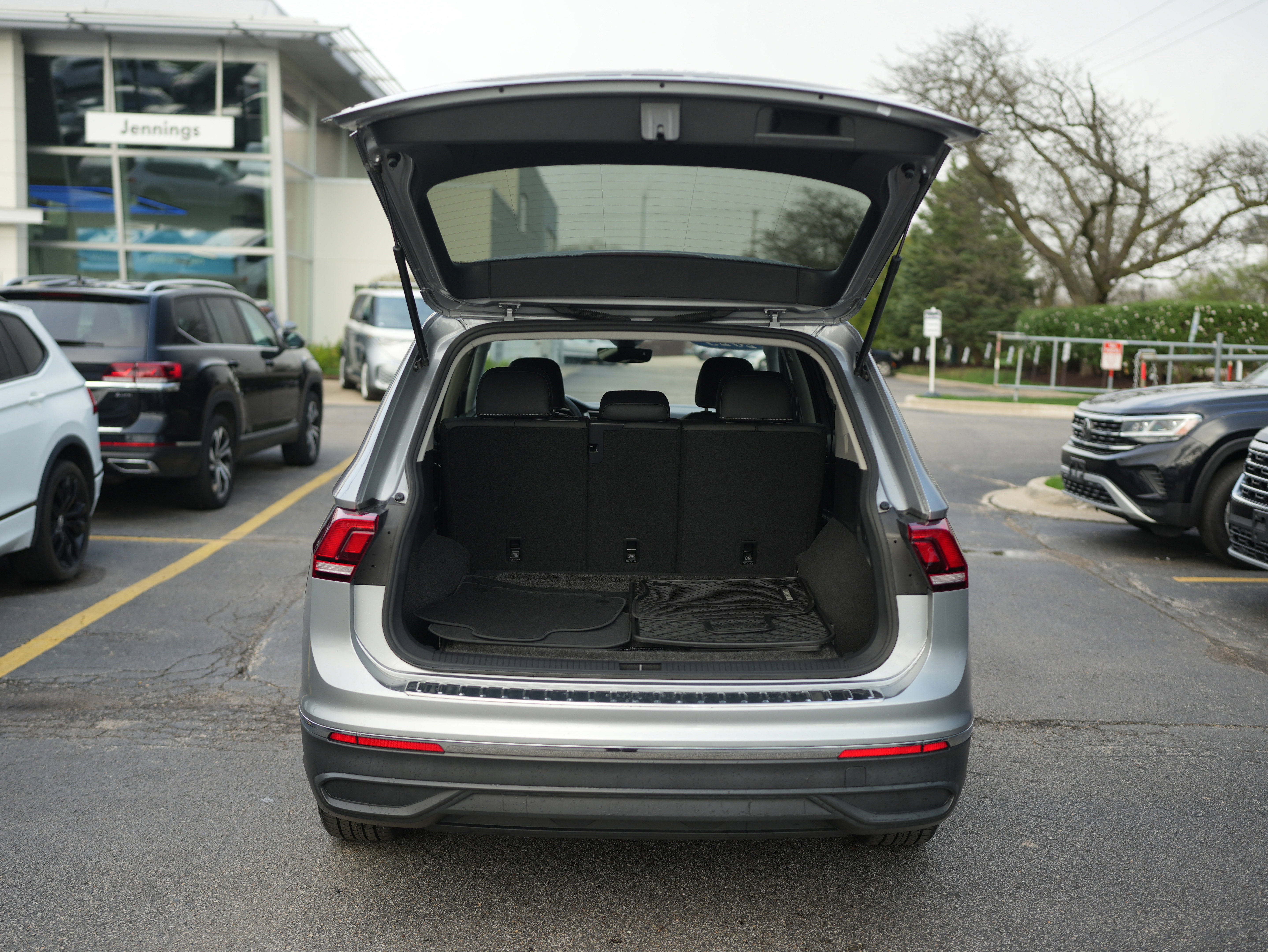 Certified 2023 Volkswagen Tiguan SE image 7