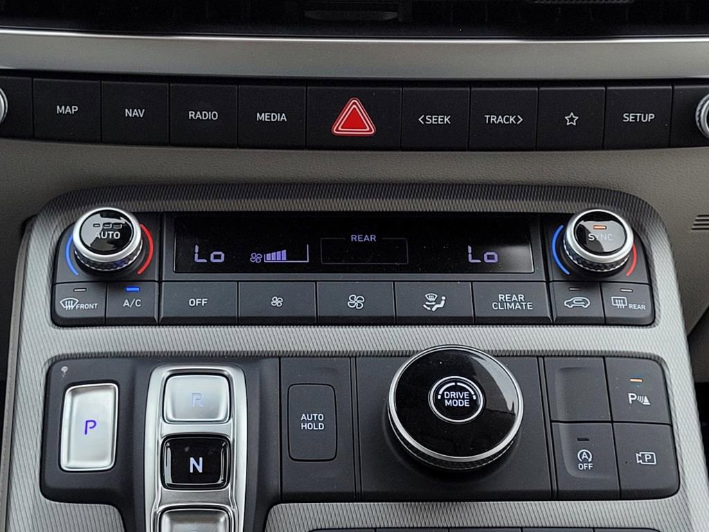 Used 2024 Hyundai Palisade Limited image 20