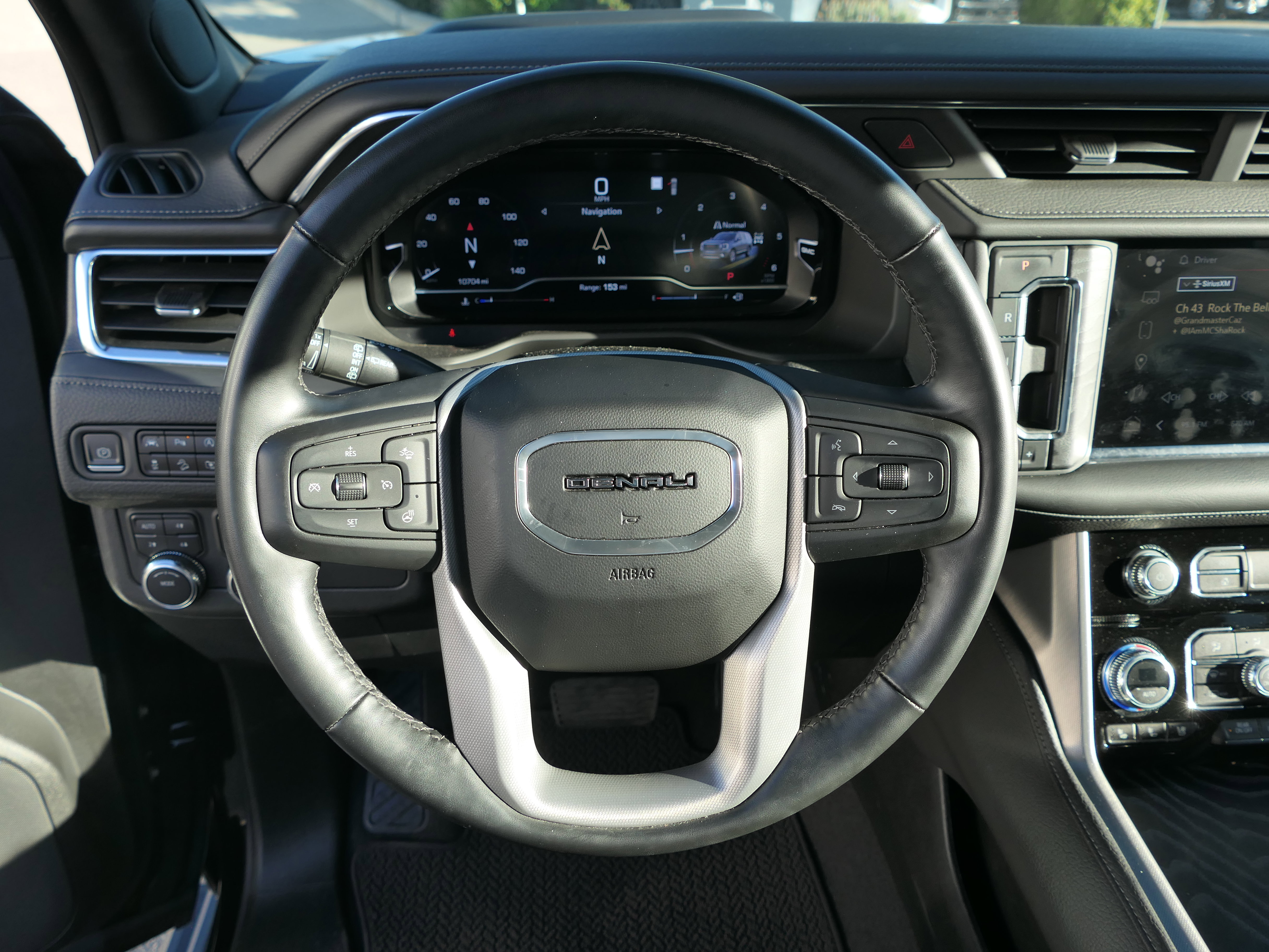 Used 2023 GMC Yukon XL Denali image 17