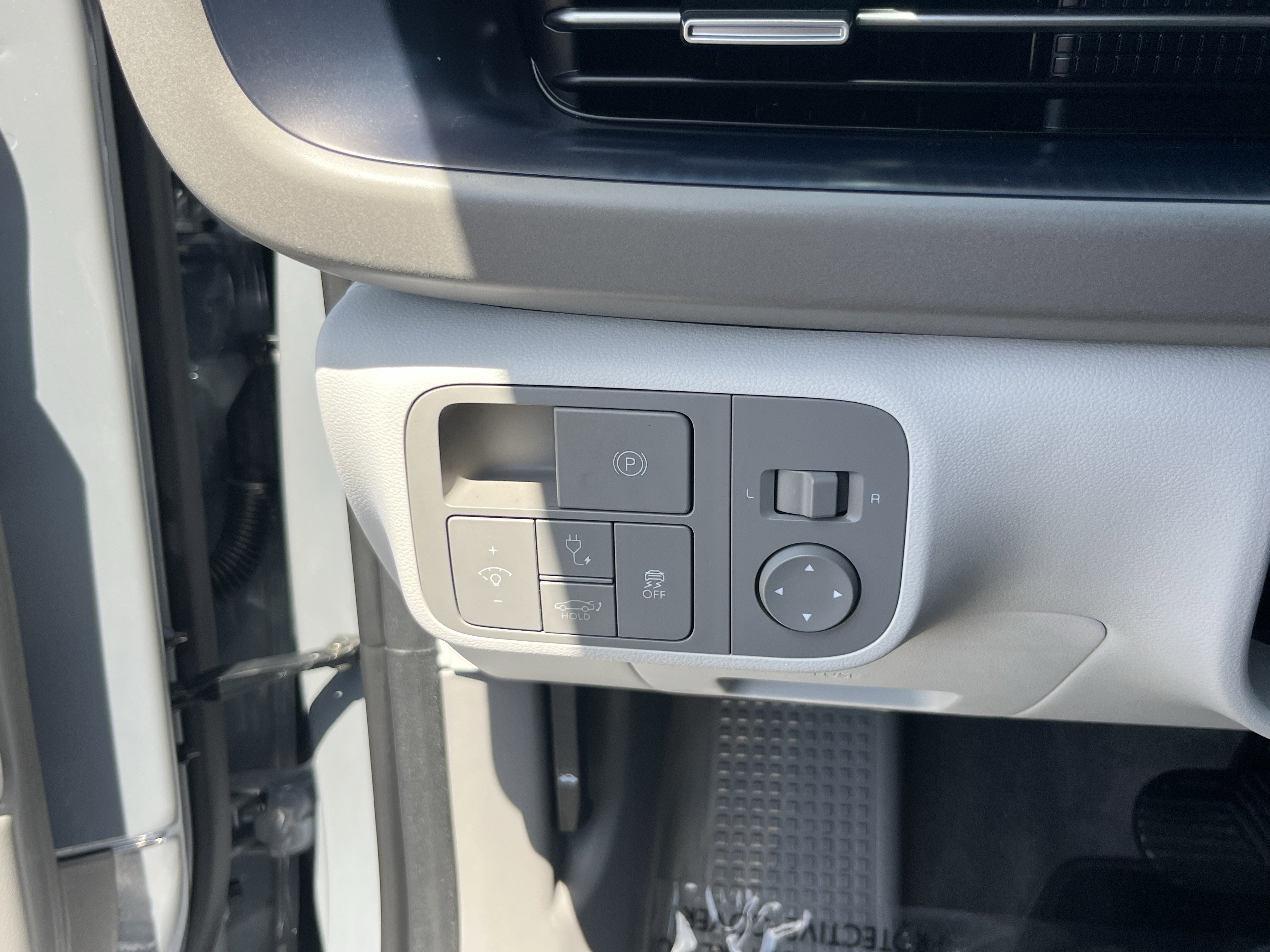 Used 2024 Hyundai Ioniq 6 SEL AWD/4WD image 25
