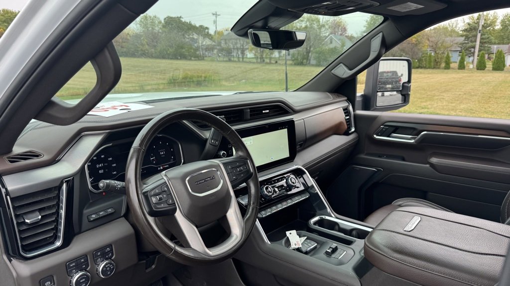 Used 2024 GMC Sierra 2500 Denali w/ Technology Package image 14