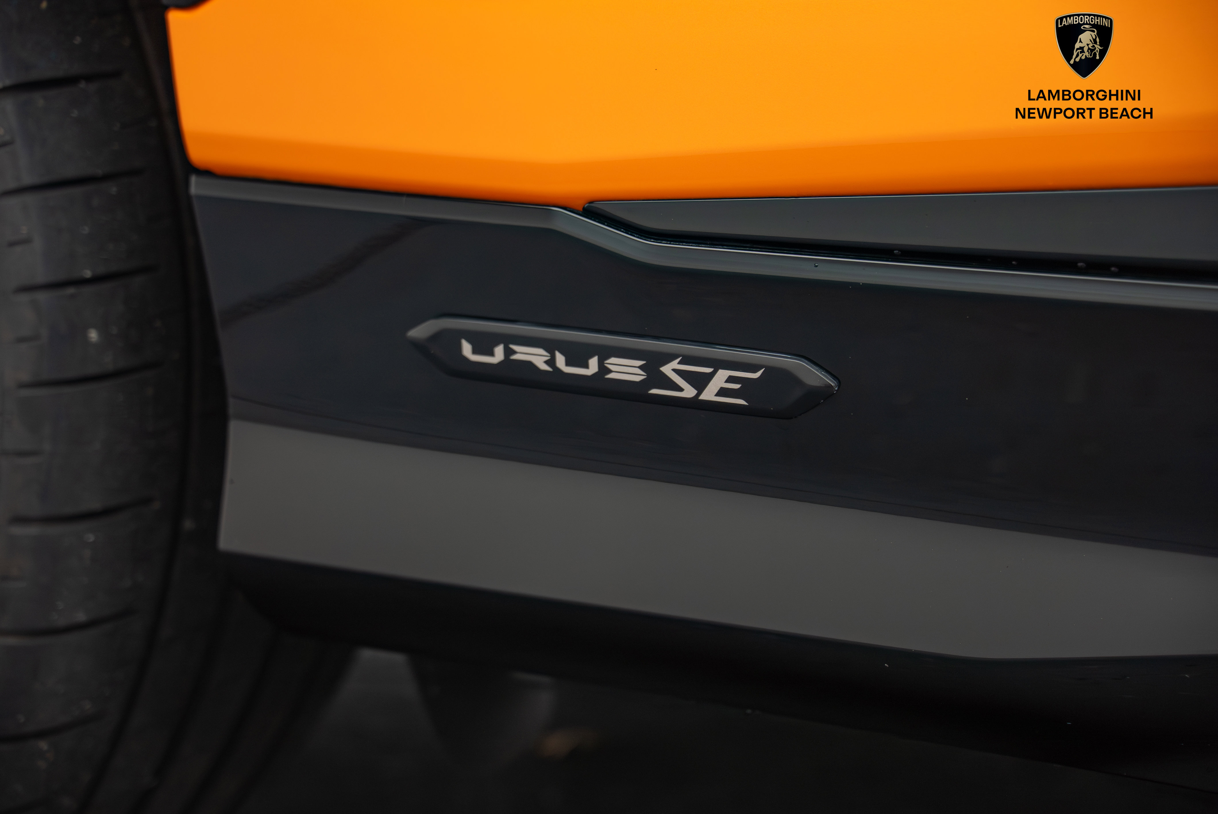 Used 2025 Lamborghini Urus SE AWD/4WD image 7