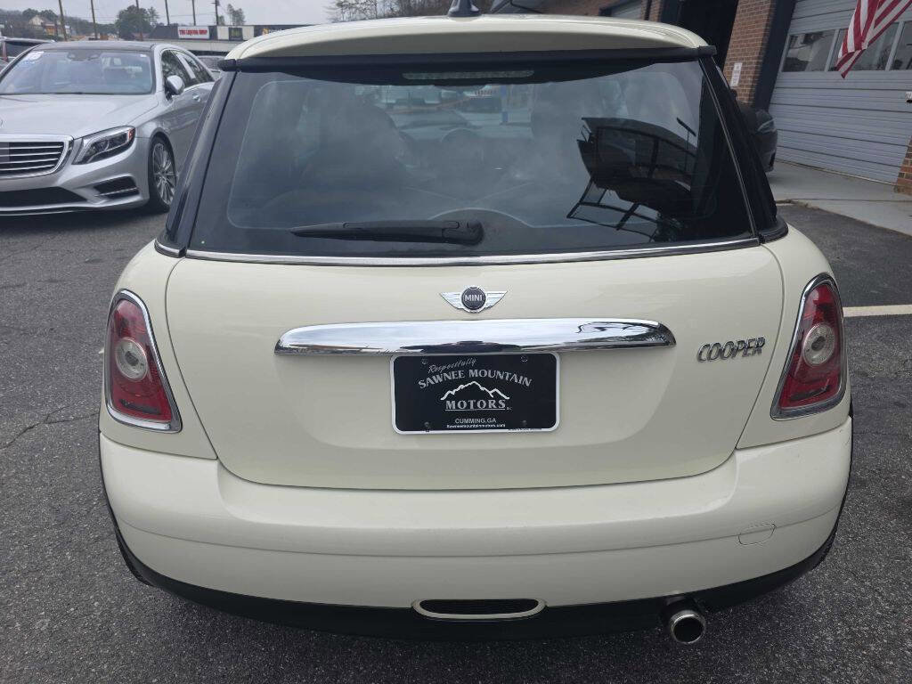 Used 2010 MINI Cooper Hardtop image 4