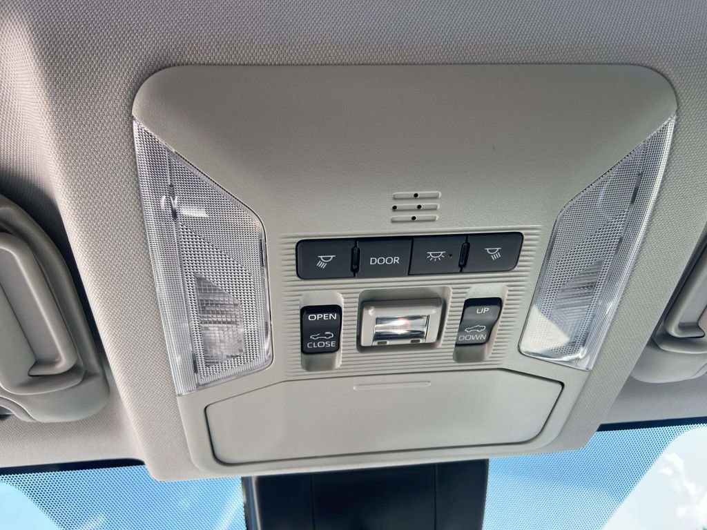 Used 2025 Toyota RAV4 XLE Premium FWD image 27