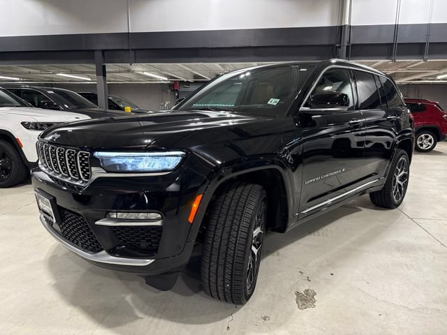 Used 2023 Jeep Grand Cherokee Summit AWD/4WD image 3