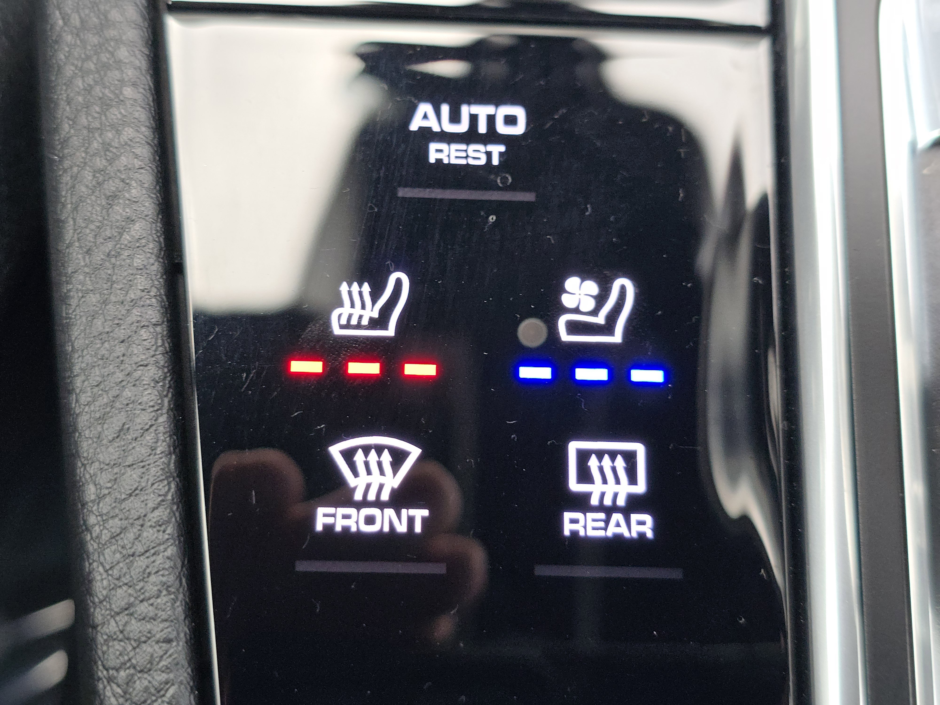 Certified 2023 Porsche Cayenne S Platinum image 26