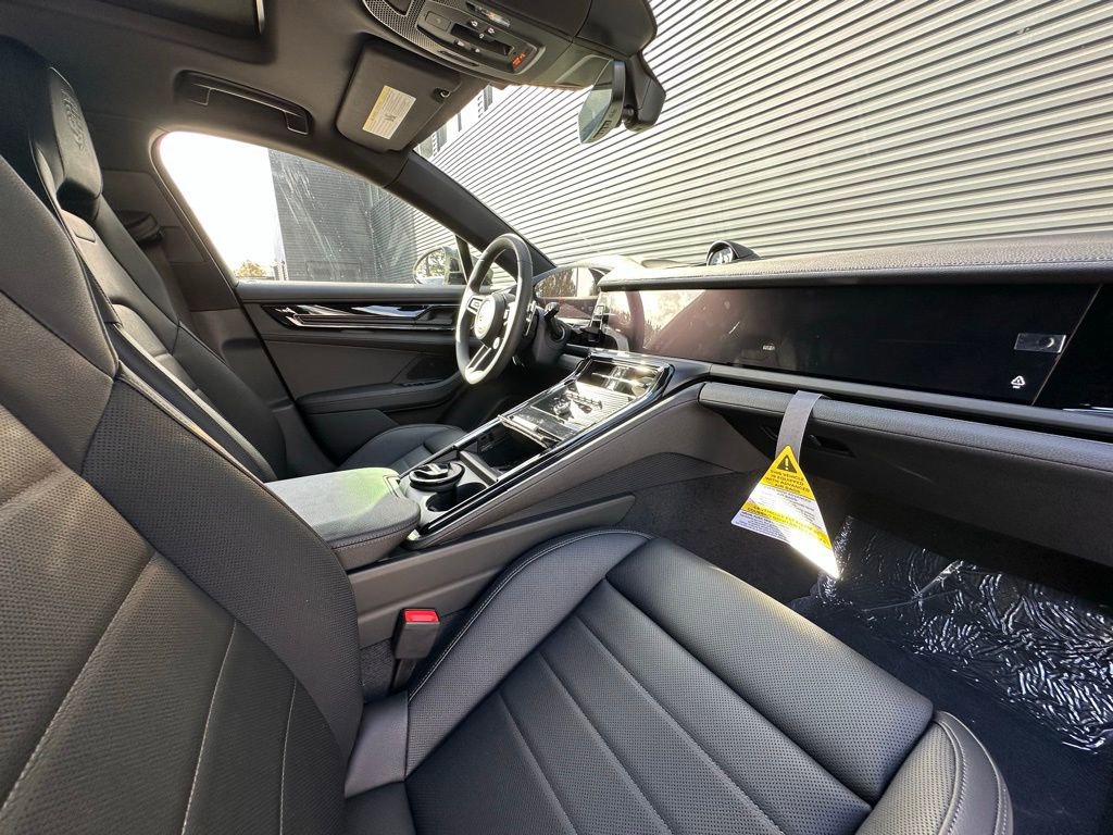Used 2025 Porsche Panamera 4 image 36