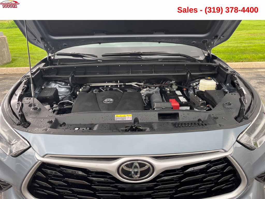 Used 2022 Toyota Highlander XLE AWD/4WD image 23
