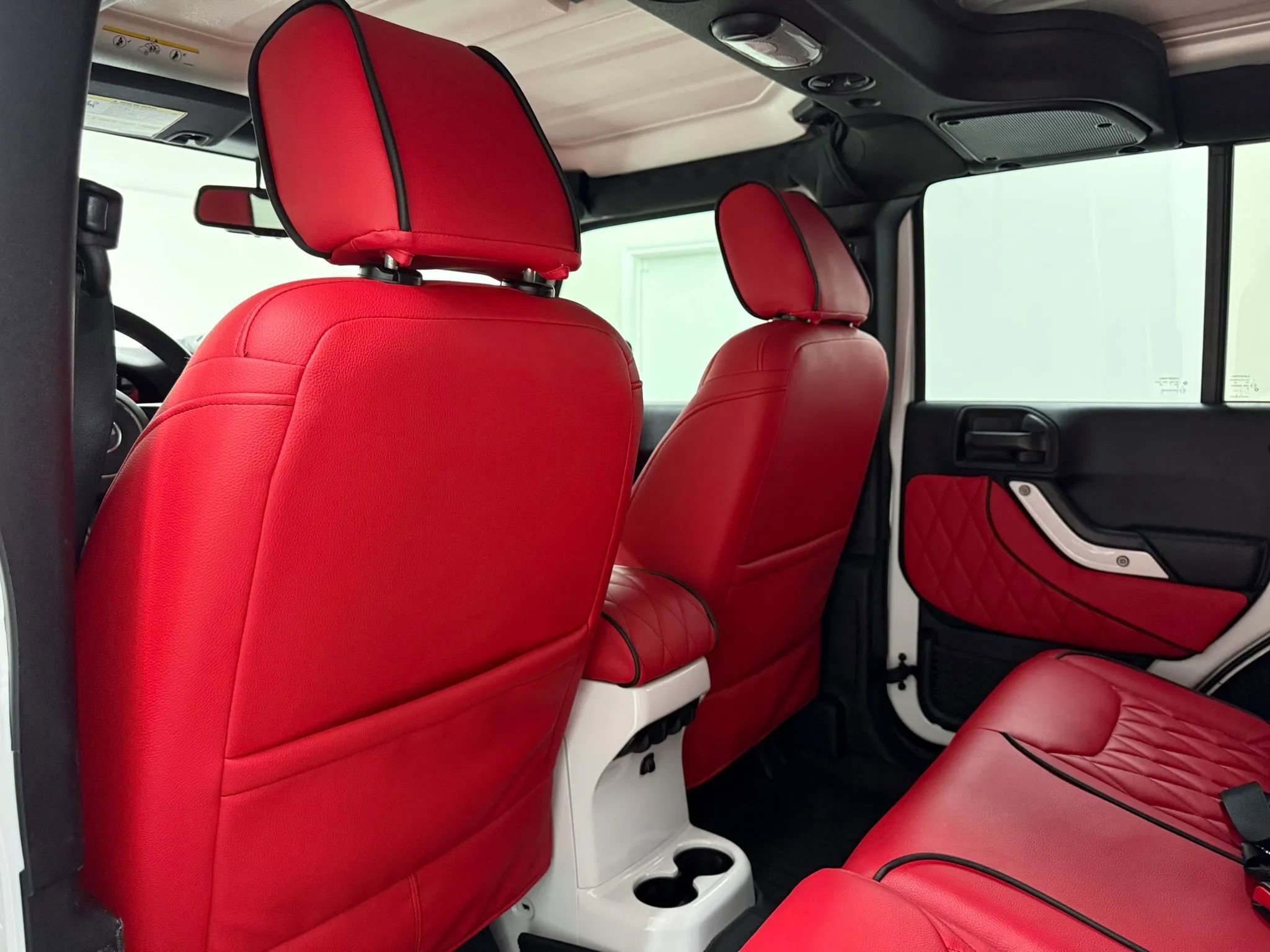 Used 2018 Jeep Wrangler Unlimited Sport S image 34