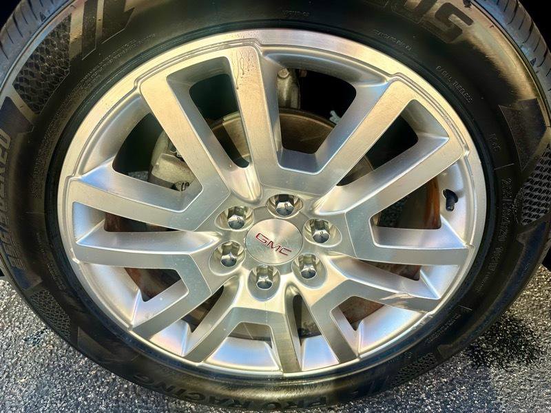 Used 2015 GMC Acadia Denali image 29