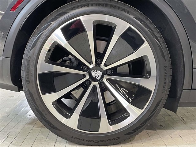 New 2025 Porsche Macan 4 Electric image 15