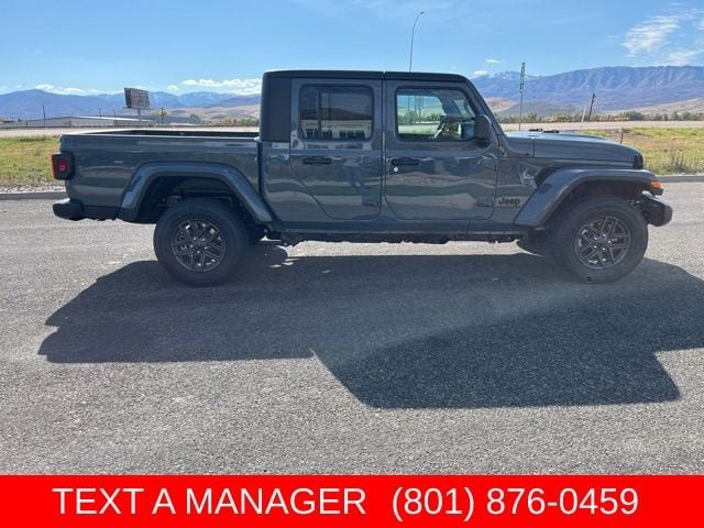 New 2025 Jeep Gladiator Sport AWD/4WD image 2