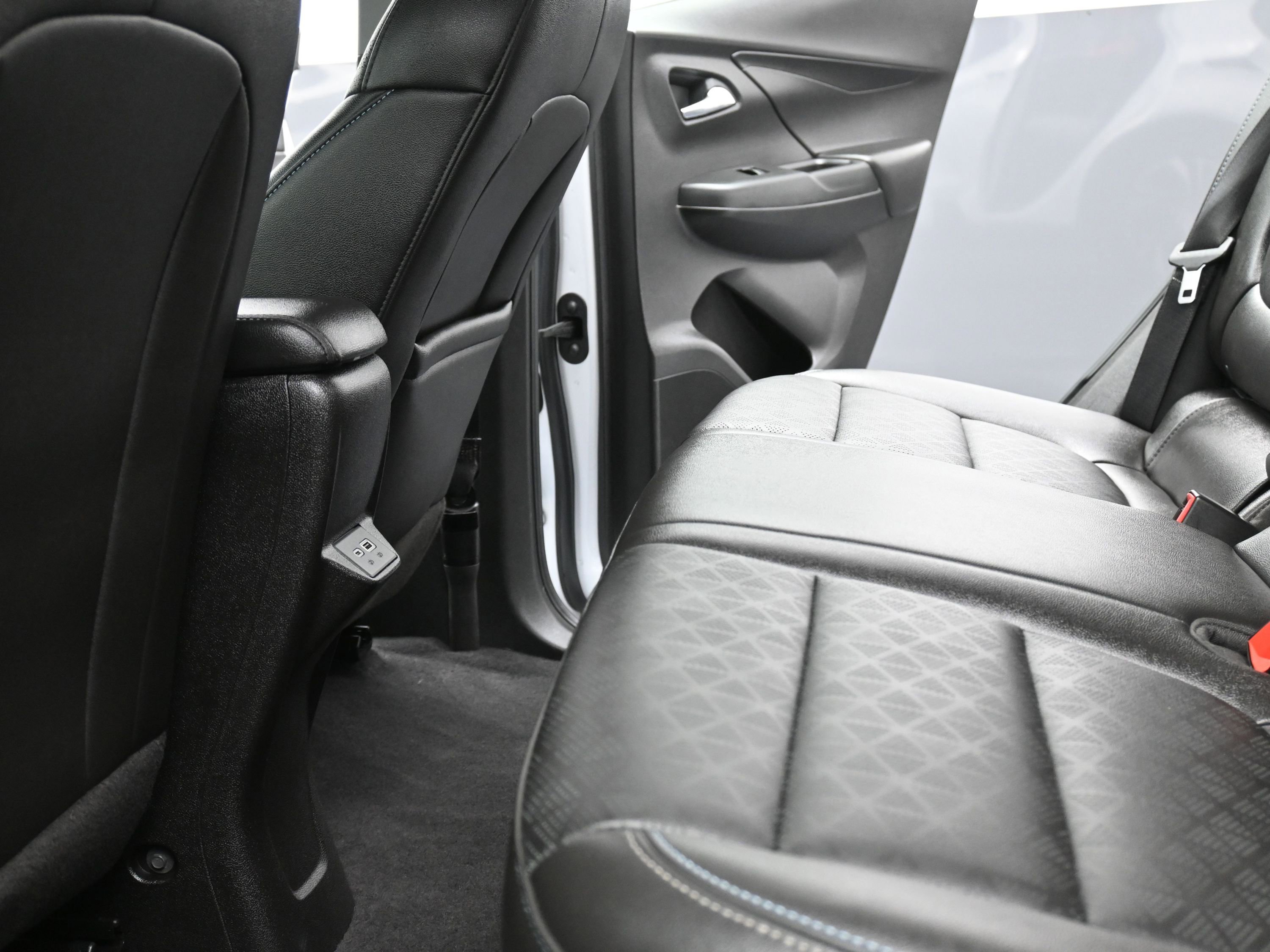 Used 2023 Chevrolet Bolt LT w/ Infotainment Package image 26