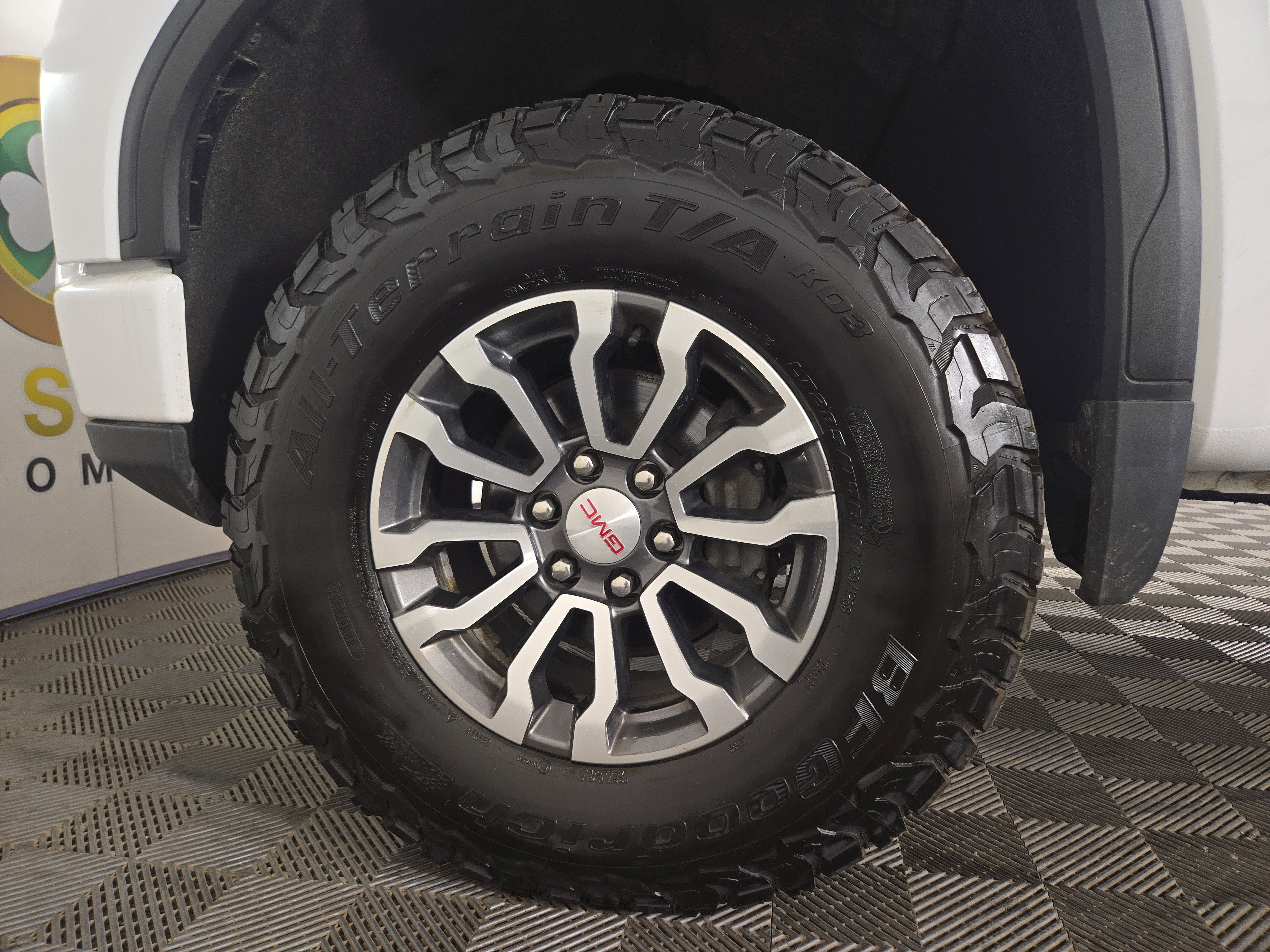 Certified 2022 GMC Sierra 1500 AT4 AWD/4WD image 31