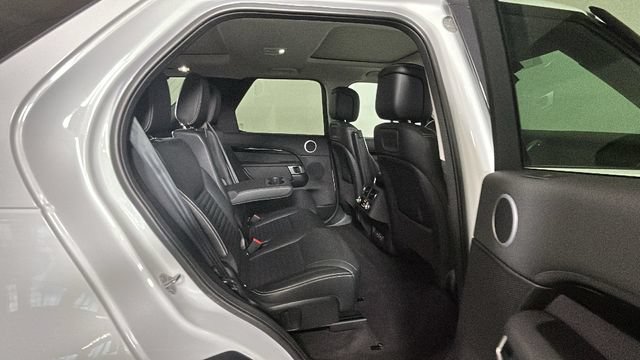 Used 2024 Land Rover Discovery S AWD/4WD image 29