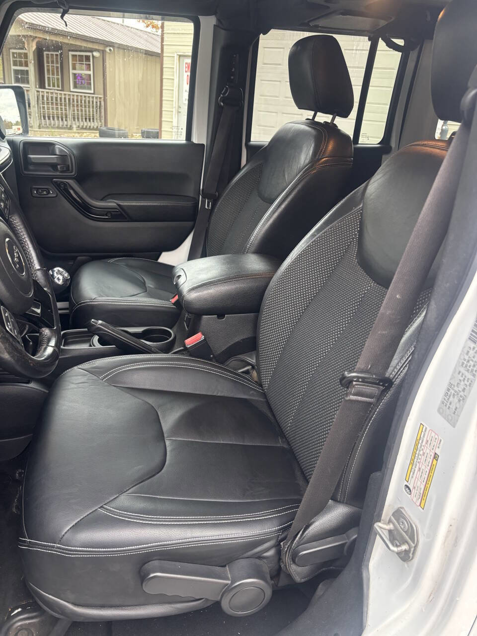 Used 2016 Jeep Wrangler Unlimited Sahara AWD/4WD image 15