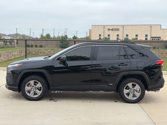 Used 2025 Toyota RAV4 LE AWD/4WD image 6