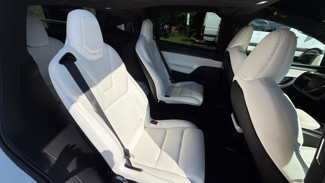 Used 2022 Tesla Model X Plaid AWD/4WD image 23