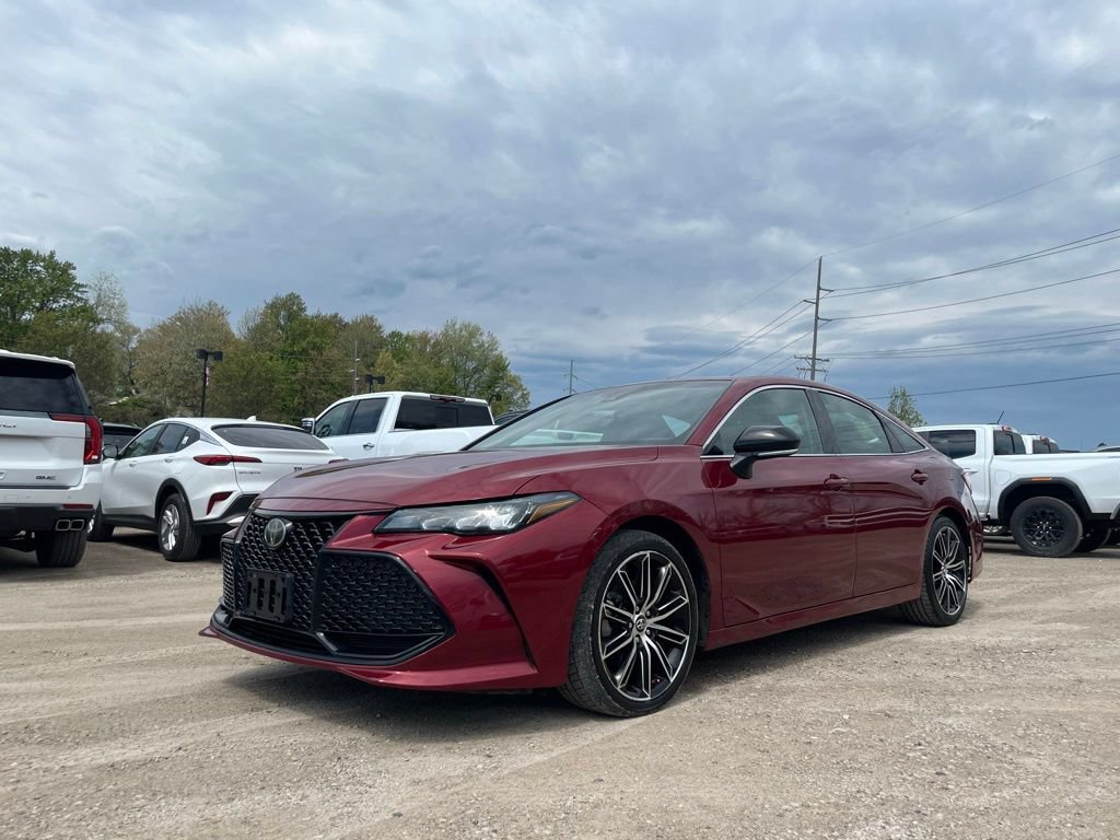 Used 2019 Toyota Avalon XSE w/ All Weather Liner Package FWD image 2