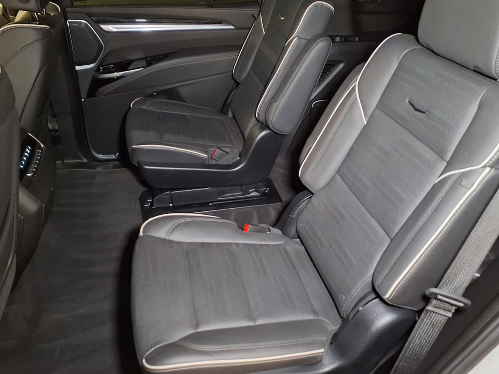 Certified 2025 Cadillac Escalade Sport AWD/4WD image 18