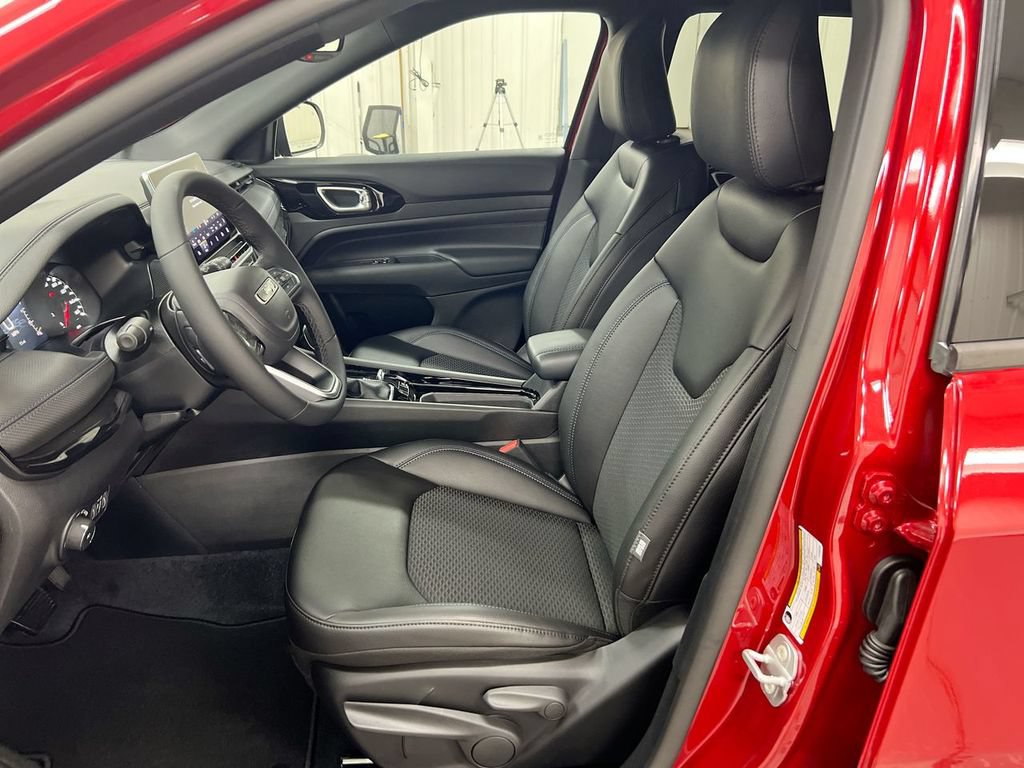 New 2026 Jeep Compass Latitude AWD/4WD image 19